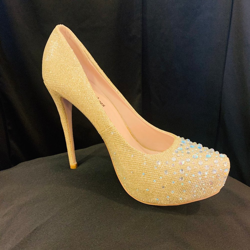 'Victoria' Nude (Gold) platform pump with glitter